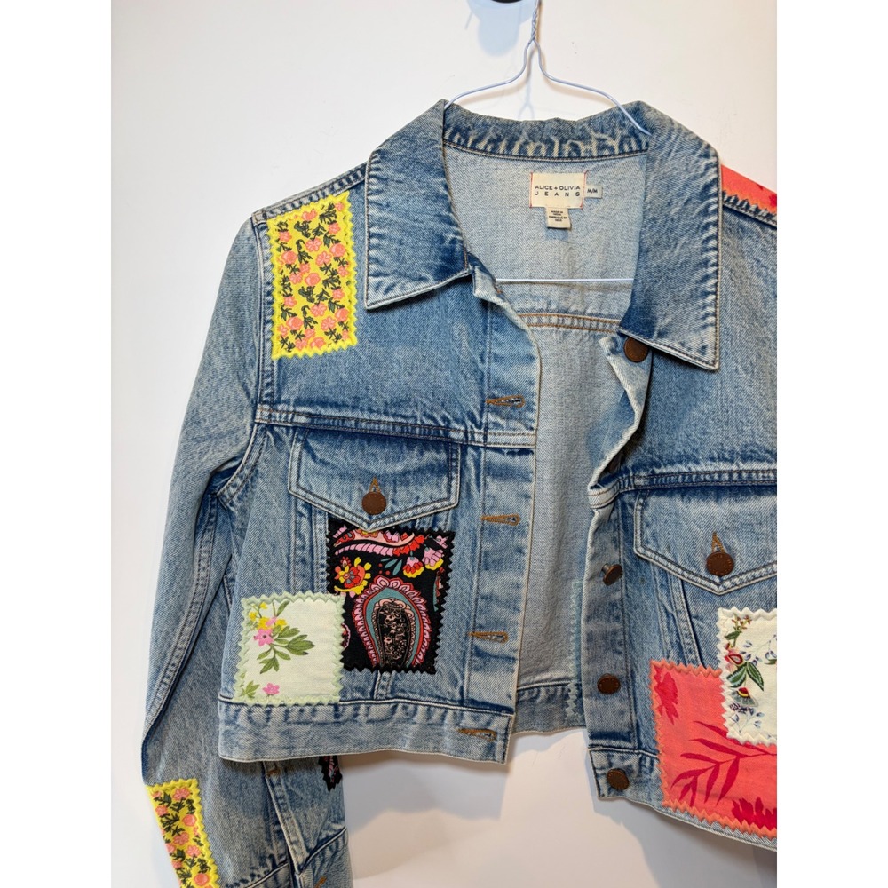 Alice + Olivia Jeans Patchwork Cropped Denim Jacket Light Wash Floral - Picture 2 of 9